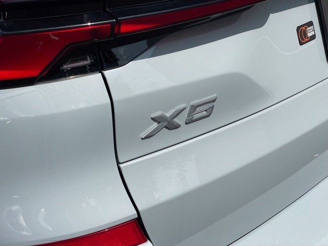Certified 2024 BMW X5 xDrive40i w/ M Sport Package AWD/4WD image 27