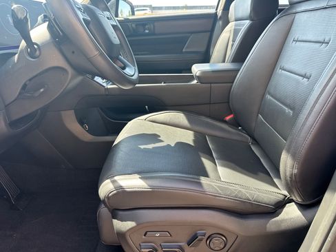 Used 2025 Hyundai Santa Fe Calligraphy AWD/4WD image 9