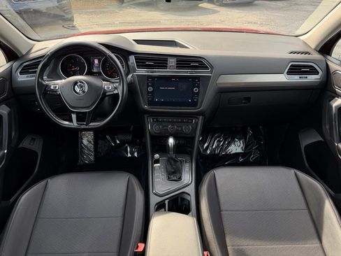 Used 2018 Volkswagen Tiguan SEL FWD image 26
