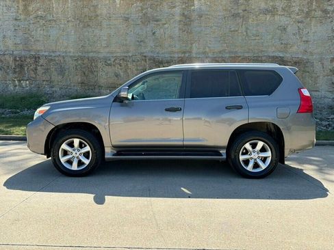 Used 2011 Lexus GX 460 w/ Comfort Plus Pkg AWD/4WD image 3