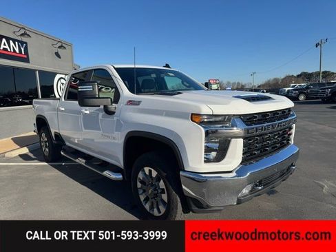 Used 2023 Chevrolet Silverado 2500 LT image 2