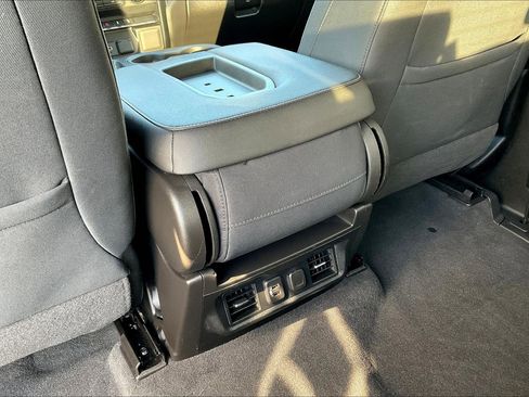 Used 2019 Chevrolet Silverado 1500 LT Trail Boss w/ Bed Protection Package AWD/4WD image 10