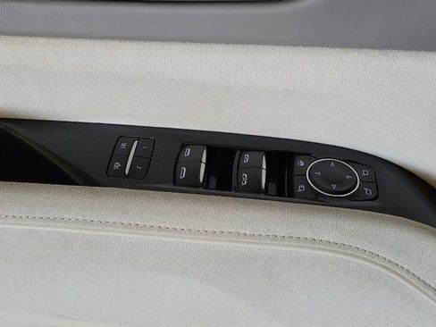 Certified 2023 Cadillac Escalade ESV Premium Luxury Platinum image 19