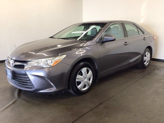 Used 2017 Toyota Camry LE FWD image 3