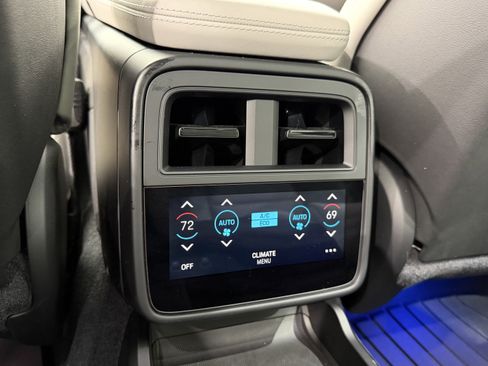 Certified 2023 Porsche Taycan 4 Cross Turismo image 21