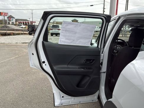 New 2025 Nissan Kicks S image 20