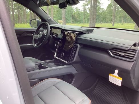 New 2026 GMC Acadia AT4 w/ Luxury Package AWD/4WD image 27