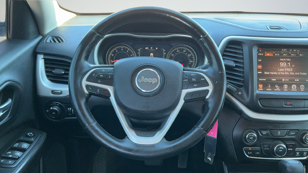 Used 2014 Jeep Cherokee Latitude AWD/4WD image 9