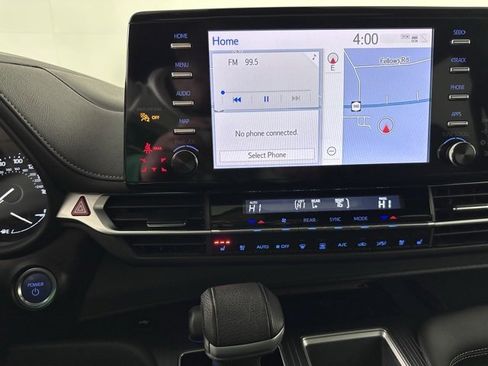 Certified 2023 Toyota Sienna XSE image 33