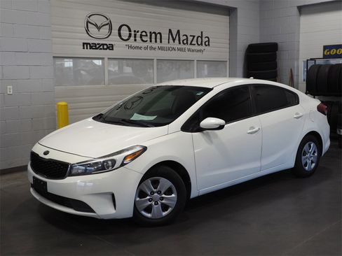 Used 2017 Kia Forte LX image 1