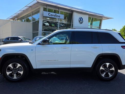 Used 2023 Jeep Grand Cherokee 4WD 4xe image 2