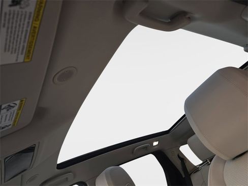 Used 2024 Land Rover Discovery Sport S image 28