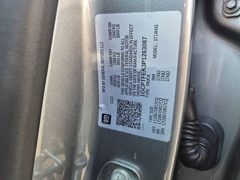 Used 2023 Chevrolet Colorado ZR2 w/ ZR2 Convenience Package III image 16