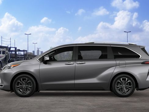 New 2026 Toyota Sienna Platinum image 4