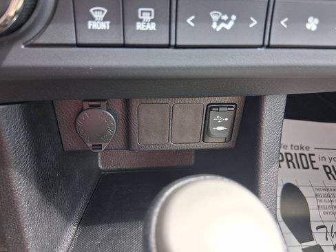 Used 2016 Toyota Corolla LE FWD image 27