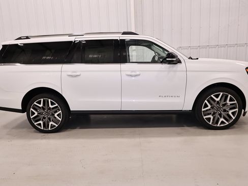 New 2026 Ford Expedition Max Platinum w/ Platinum Ultimate Package AWD/4WD image 2