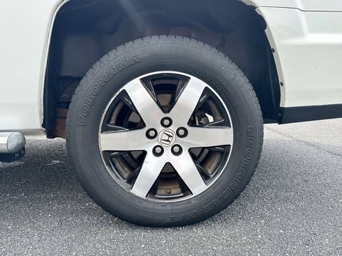 Used 2014 Honda Ridgeline SE image 28