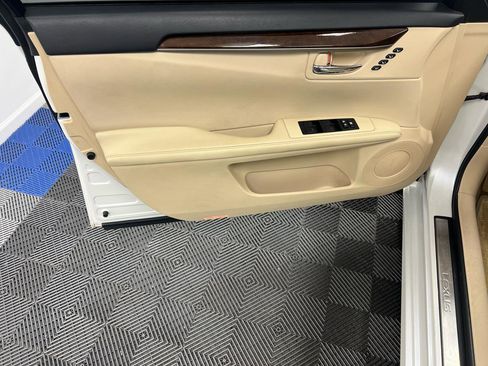 Used 2015 Lexus ES 350 w/ Premium Package image 5