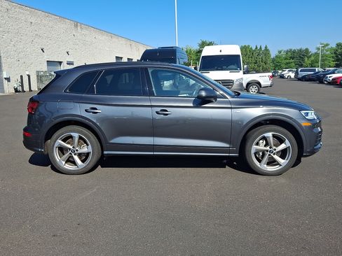Used 2020 Audi Q5 2.0T Titanium Premium Plus w/ Premium Plus Package AWD/4WD image 7
