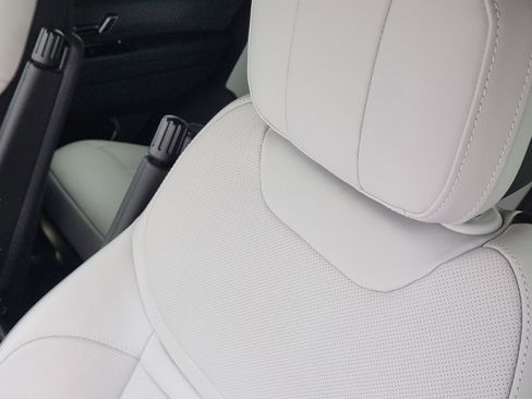 Certified 2025 Land Rover Range Rover Sport Dynamic SE image 11