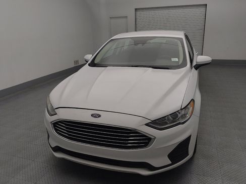 Used 2020 Ford Fusion SE FWD image 15