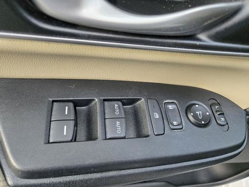 Used 2018 Honda CR-V Touring image 17