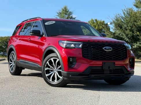 Used 2026 Ford Explorer ST-Line w/ Premium Package RWD image 2