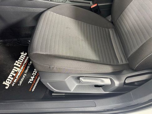 Used 2022 Volkswagen Jetta S image 11