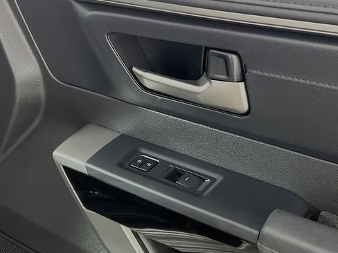 Used 2025 Toyota Tundra Limited image 32