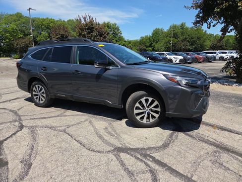 Used 2023 Subaru Outback Premium AWD/4WD image 3