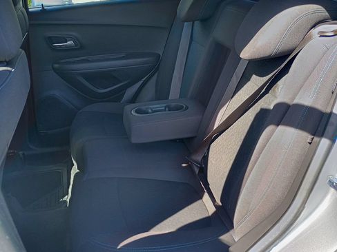 Used 2016 Chevrolet Trax LS AWD/4WD image 17