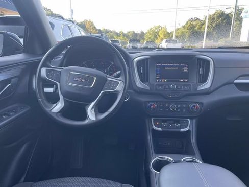 Used 2024 GMC Terrain SLE w/ Driver Convenience Package FWD image 14