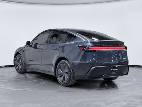 Used 2026 Tesla Model Y Long Range AWD/4WD image 2