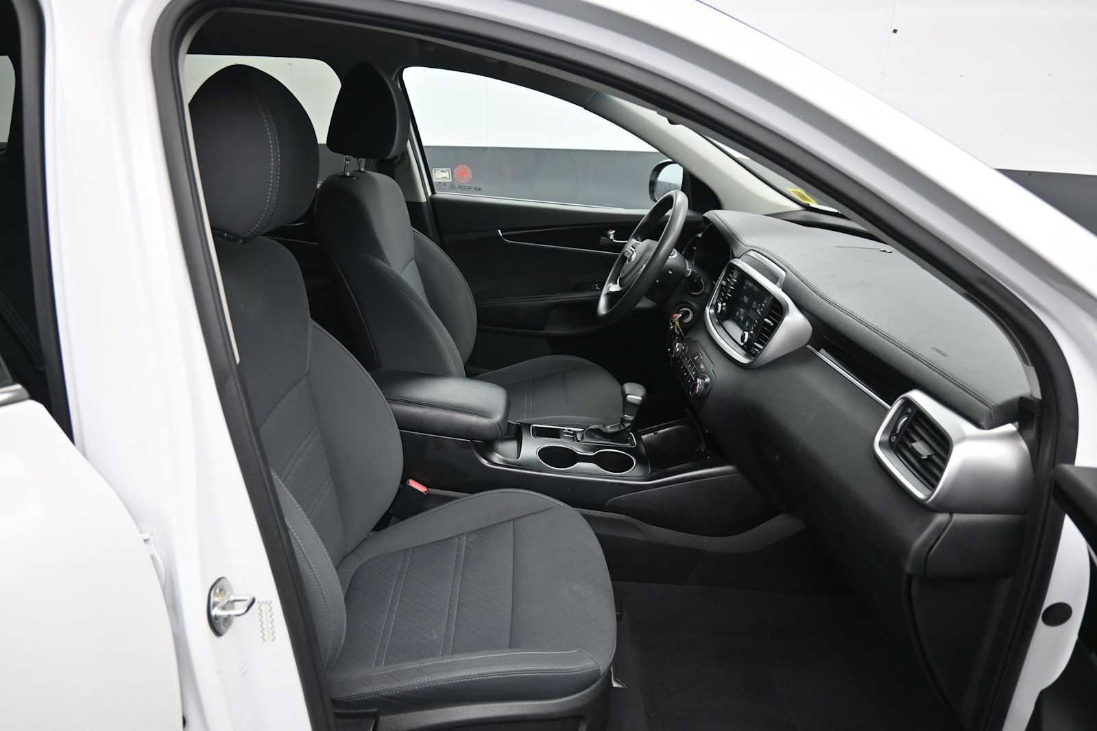 Used 2020 Kia Sorento FWD V6 image 24