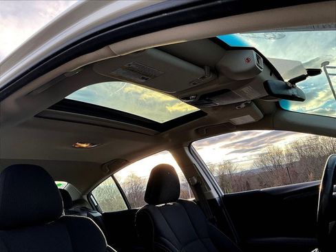 Used 2021 Subaru Legacy Premium image 19