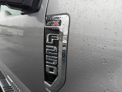 Used 2020 Ford F250 XL w/ STX Appearance Package image 10