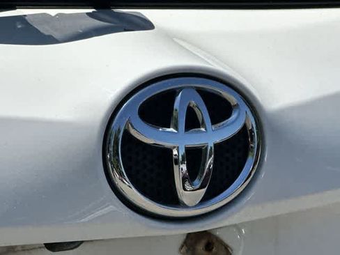 Used 2017 Toyota RAV4 LE w/ All Weather Liner Package AWD/4WD image 22