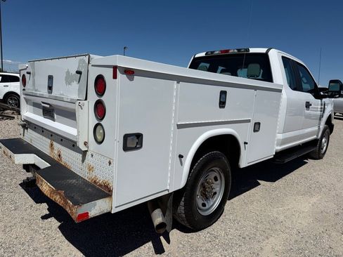 Used 2017 Ford F250 XL w/ Power Equipment Group image 10