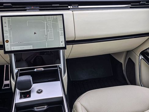 Used 2025 Land Rover Range Rover Autobiography AWD/4WD image 21