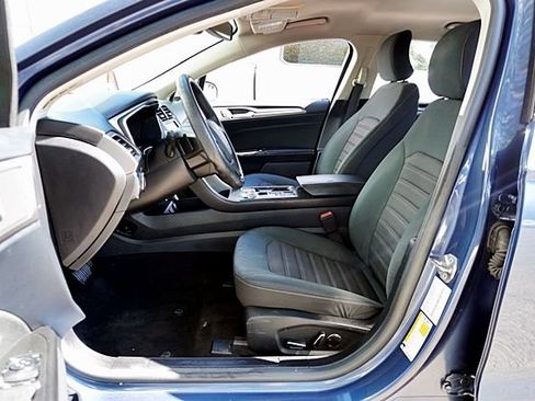 Used 2019 Ford Fusion SE FWD image 18
