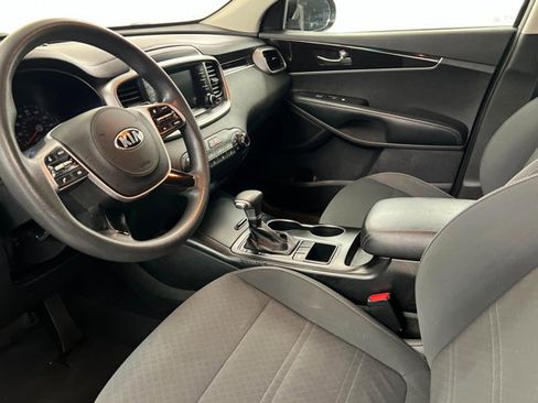 Used 2020 Kia Sorento FWD V6 image 15