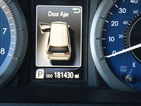Used 2017 Toyota Sienna XLE Premium FWD image 35
