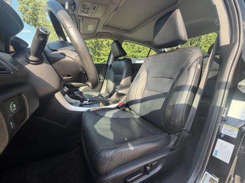 Used 2015 Honda Accord Touring image 5
