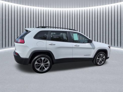 Certified 2022 Jeep Cherokee Limited w/ Elite Package AWD/4WD image 8