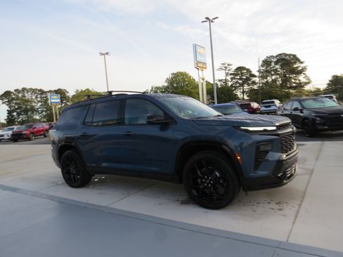 New 2026 Chevrolet Traverse RS w/ LPO, Floor Liner Package FWD image 7