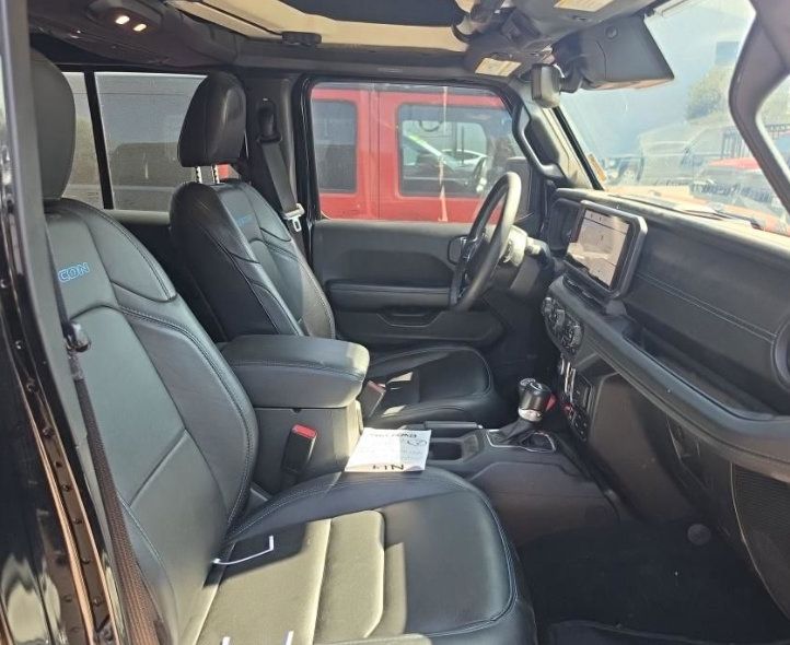 Used 2024 Jeep Wrangler Unlimited Rubicon 4xe AWD/4WD image 7