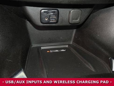 Used 2023 Chevrolet Traverse RS image 24