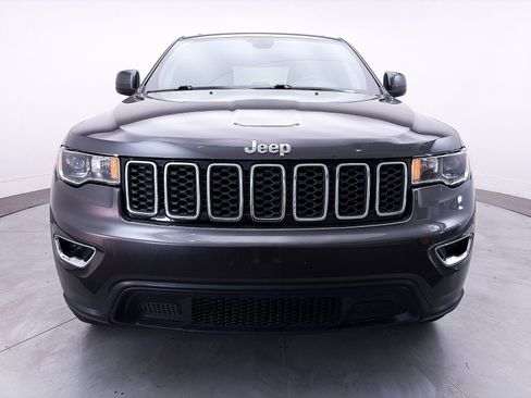 Used 2019 Jeep Grand Cherokee Laredo w/ 18" Wheel & 8.4" Radio Group AWD/4WD image 10