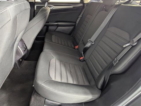 Used 2020 Ford Fusion SE image 29