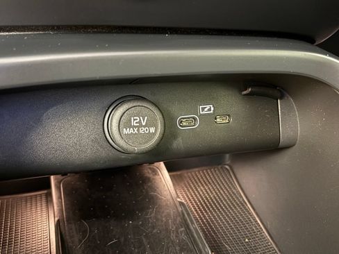 Used 2023 Volvo C40 P8 Recharge Ultimate w/ Protection Package Premier AWD/4WD image 31